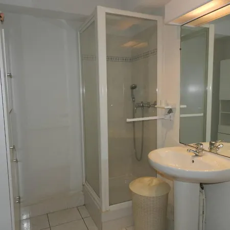 Apartment 4 Pers Avec Piscine Pres De La - - Fr-1-251-776 *